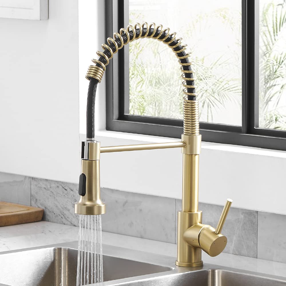 Kitchen Sink Faucet with Single-Handle Control